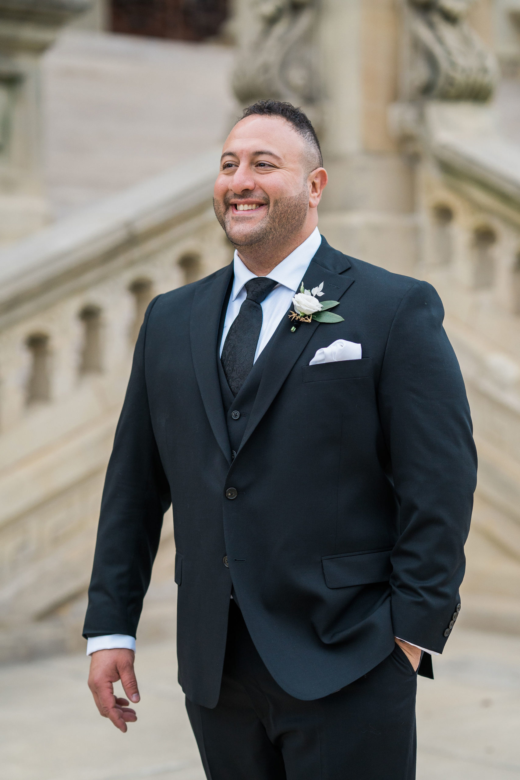 Groom at the Lansing Capitol